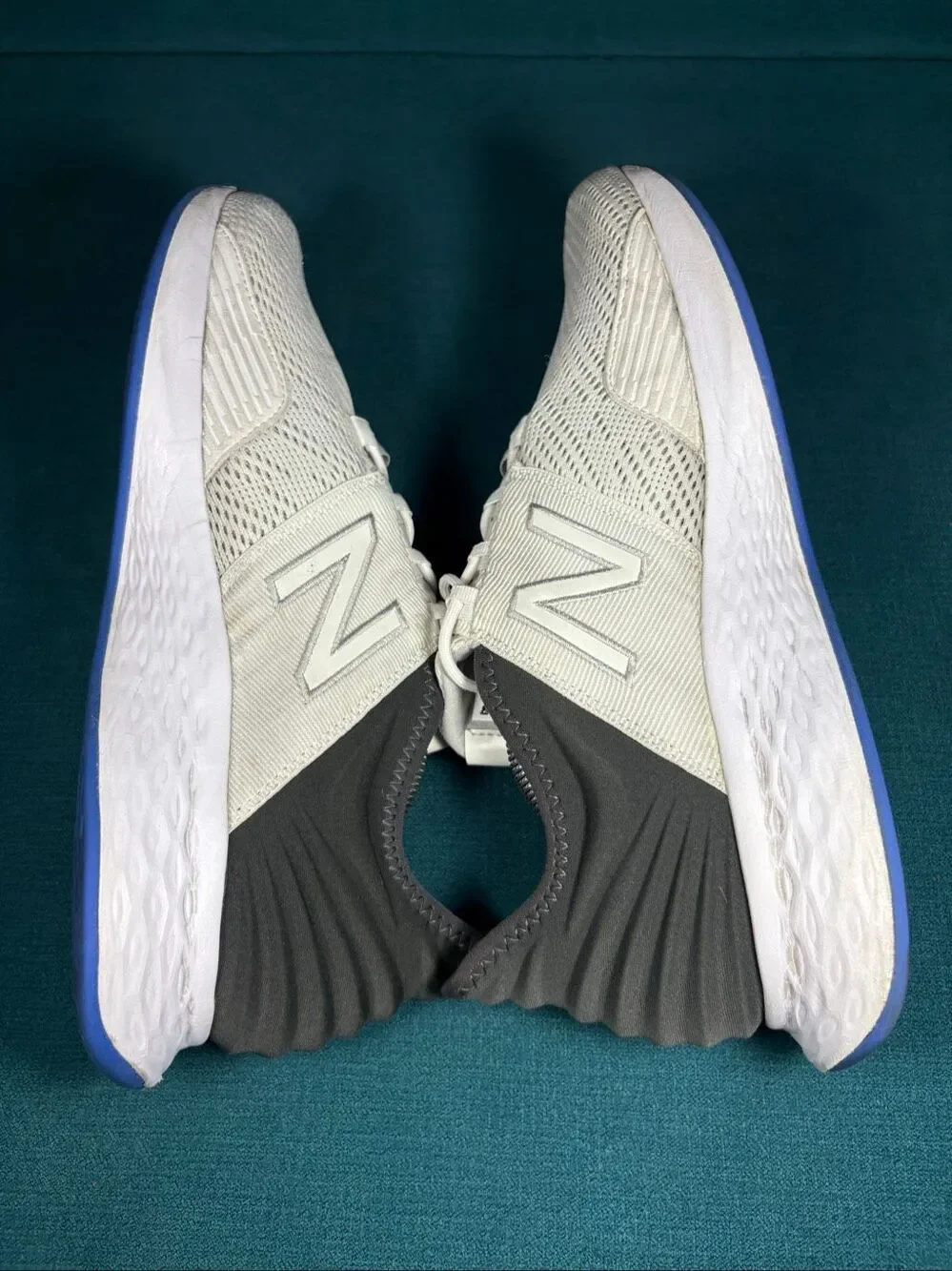 New Balance Fresh Foam Roav v1 Mens Size 12 Cream Grey Blue Running Shoes MROAVB